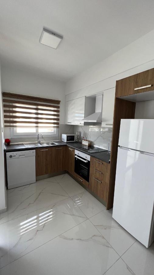 Tetris Apartment Spacious Comfortable Nikosia Bagian luar foto