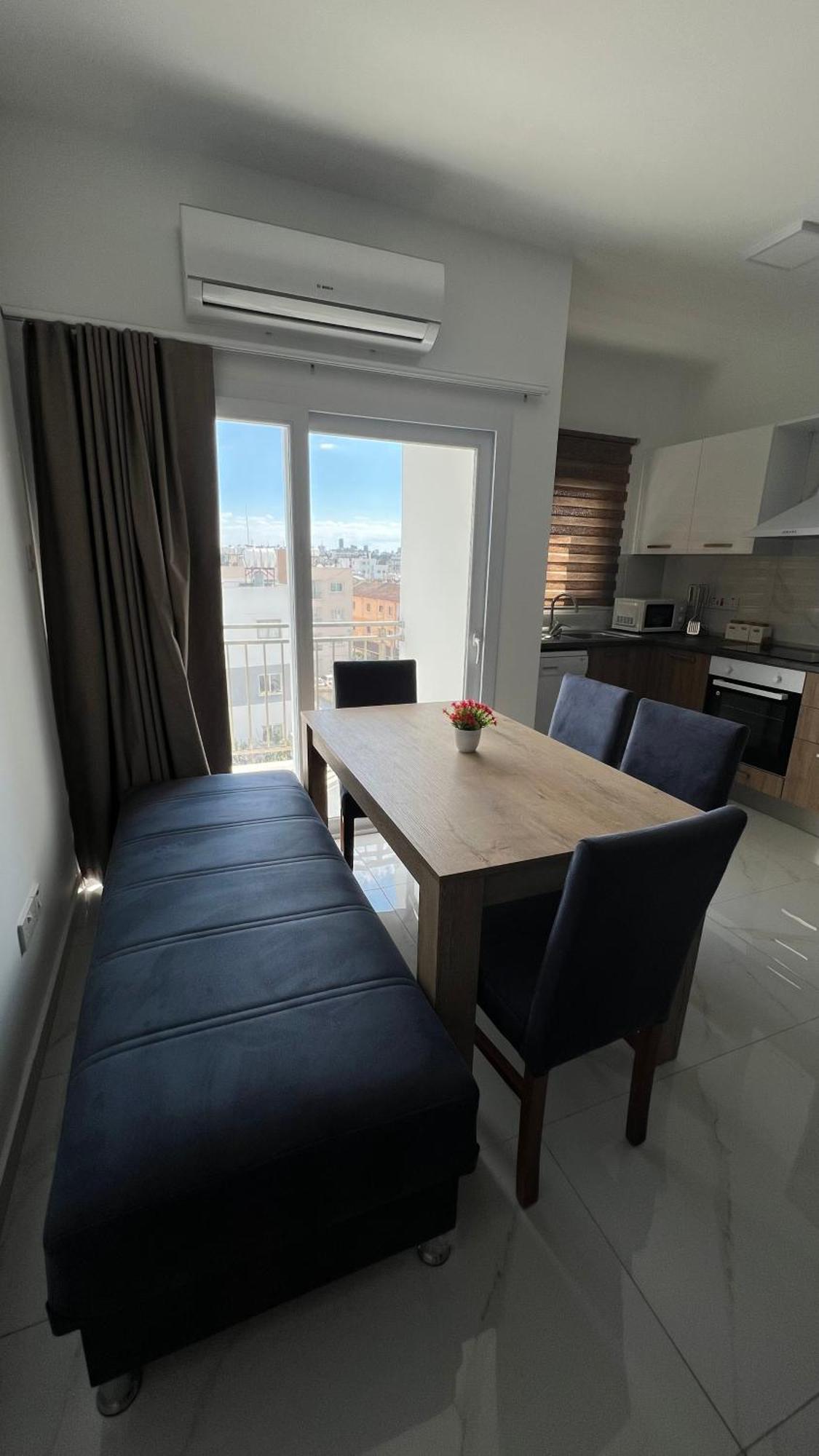 Tetris Apartment Spacious Comfortable Nikosia Ruang foto