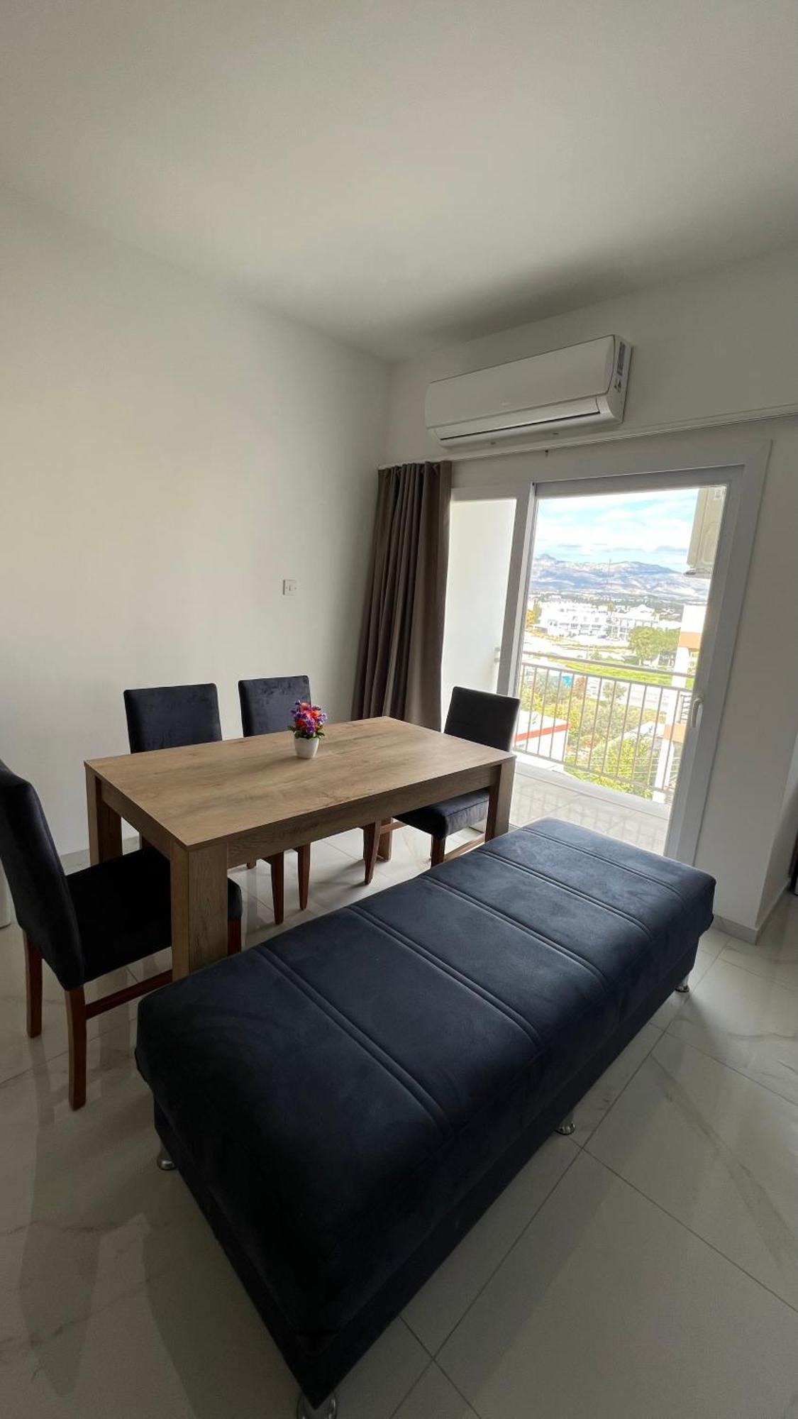 Tetris Apartment Spacious Comfortable Nikosia Ruang foto