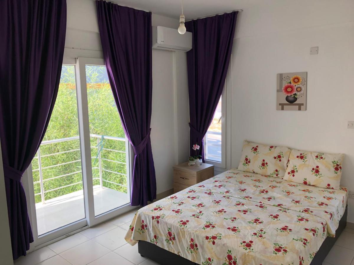 Tetris Apartment Spacious Comfortable Nikosia Bagian luar foto