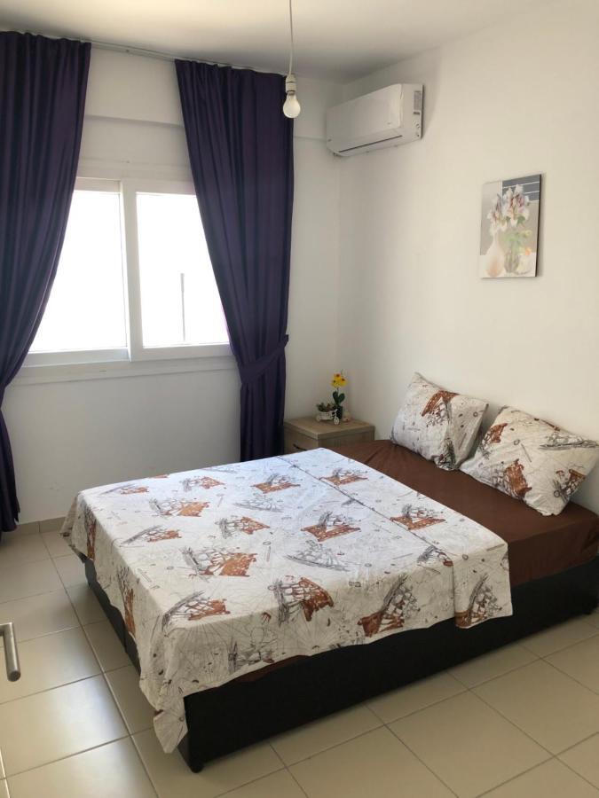 Tetris Apartment Spacious Comfortable Nikosia Bagian luar foto