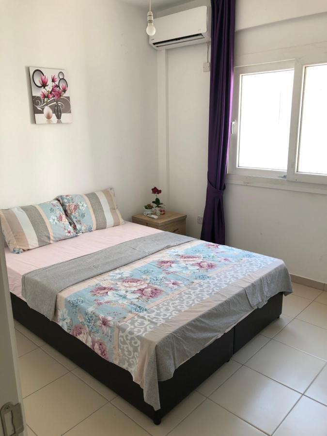 Tetris Apartment Spacious Comfortable Nikosia Bagian luar foto