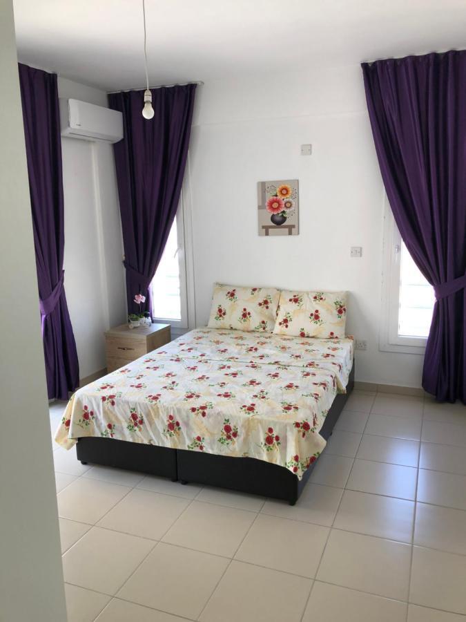 Tetris Apartment Spacious Comfortable Nikosia Bagian luar foto